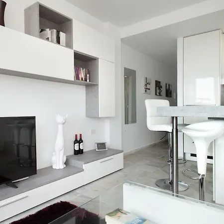 Jardin Del Mar Apartment *